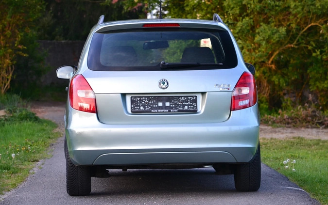 Skoda Fabia cena 13300 przebieg: 114385, rok produkcji 2010 z Chojnów małe 301